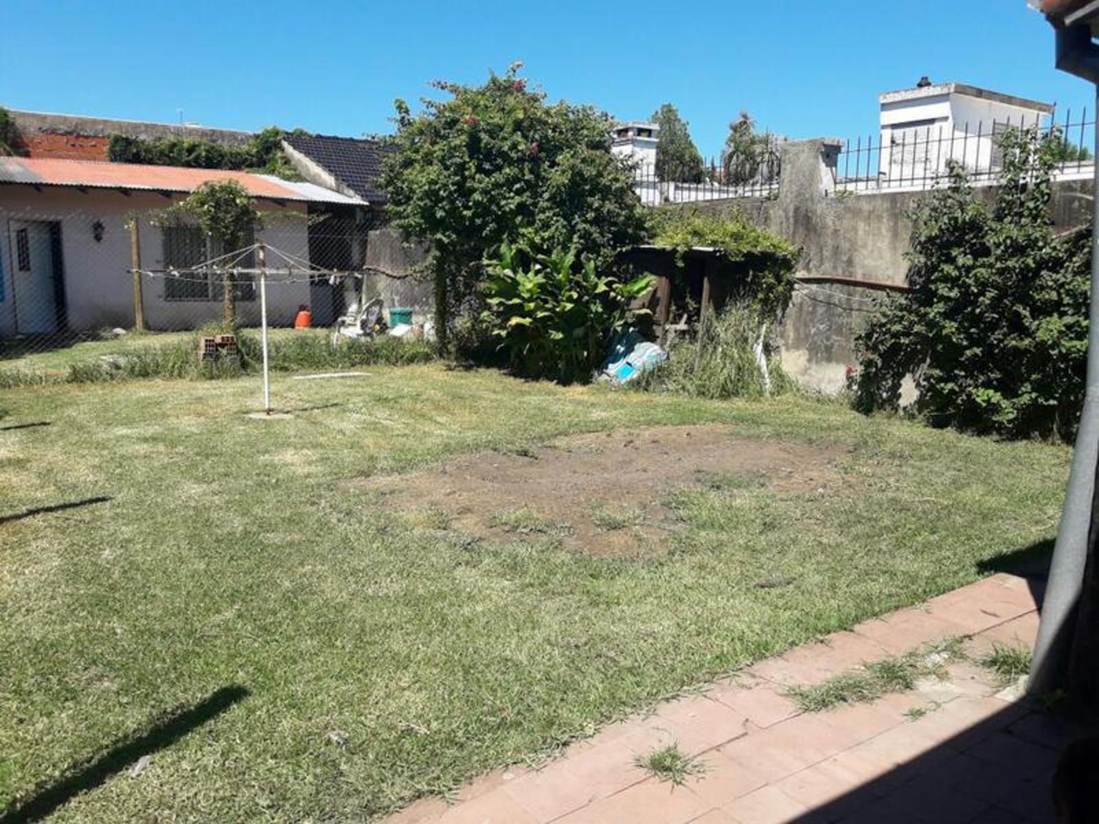 JUAN VUCETICH AL 2800 · Morón — foto 18