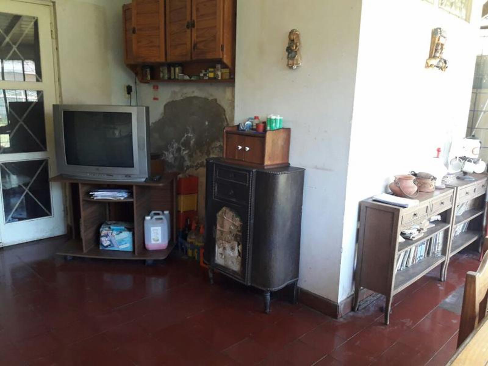 JUAN VUCETICH AL 2800 · Morón — foto 22