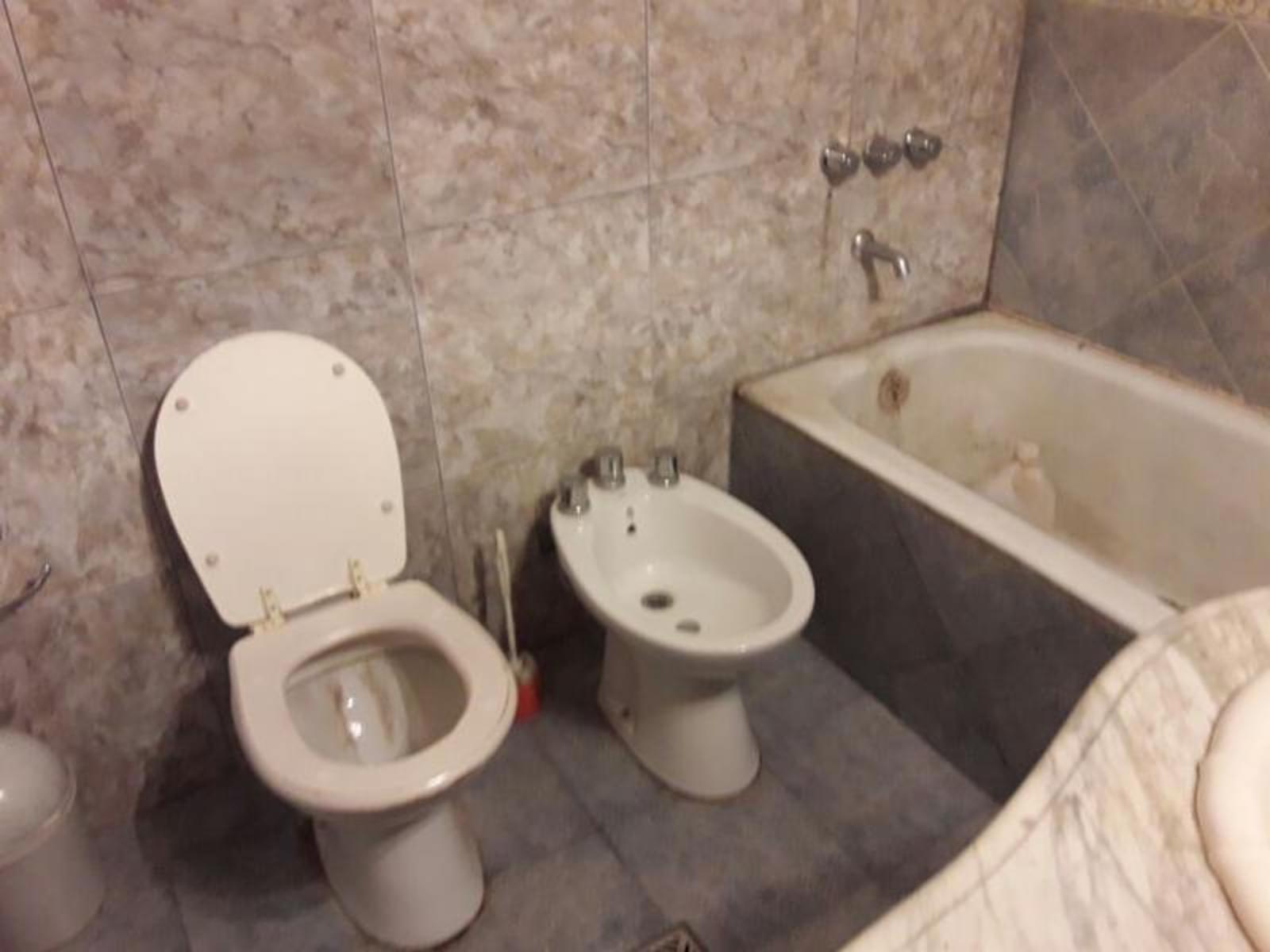 JUAN VUCETICH AL 2800 · Morón — foto 26