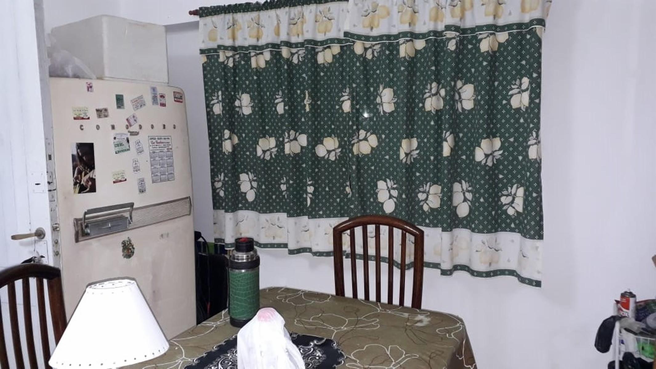 Casa en Santa Teresita, La Costa, a 8 cuadras de la playa.