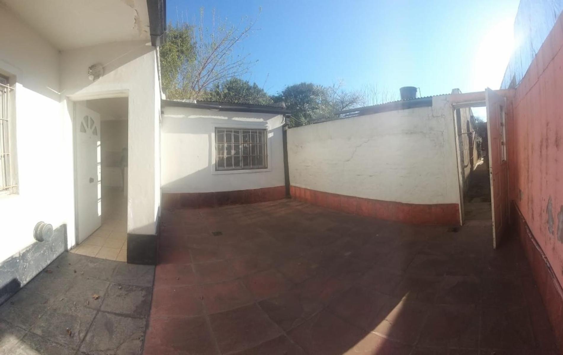 DEPARTAMENTO EN VENTA  Nemesio Alvarez 800-Moreno centro
