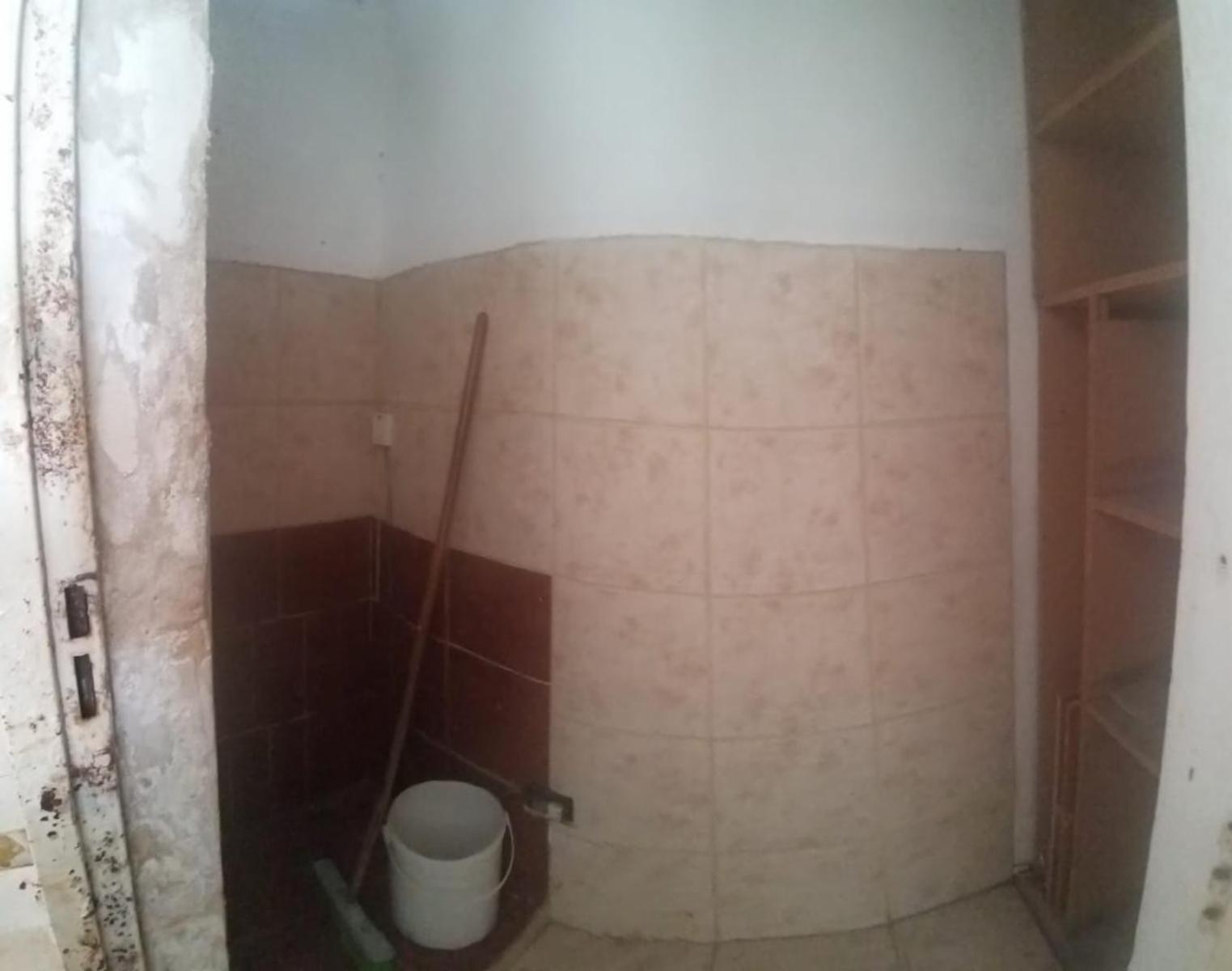 Nemesio Alvarez 800 · Moreno — foto 14