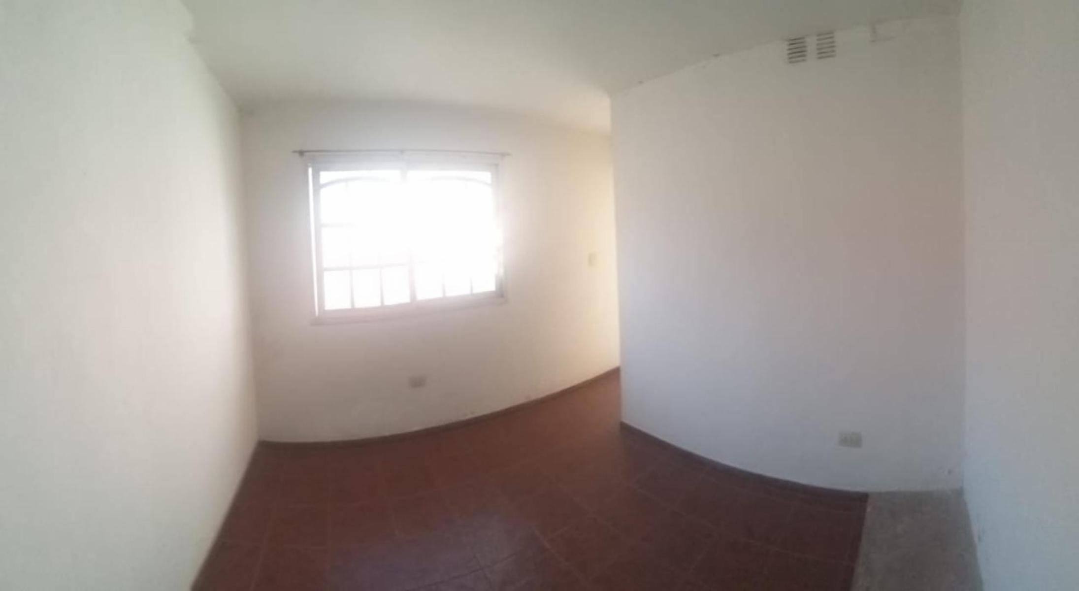 Nemesio Alvarez 800 · Moreno — foto 8