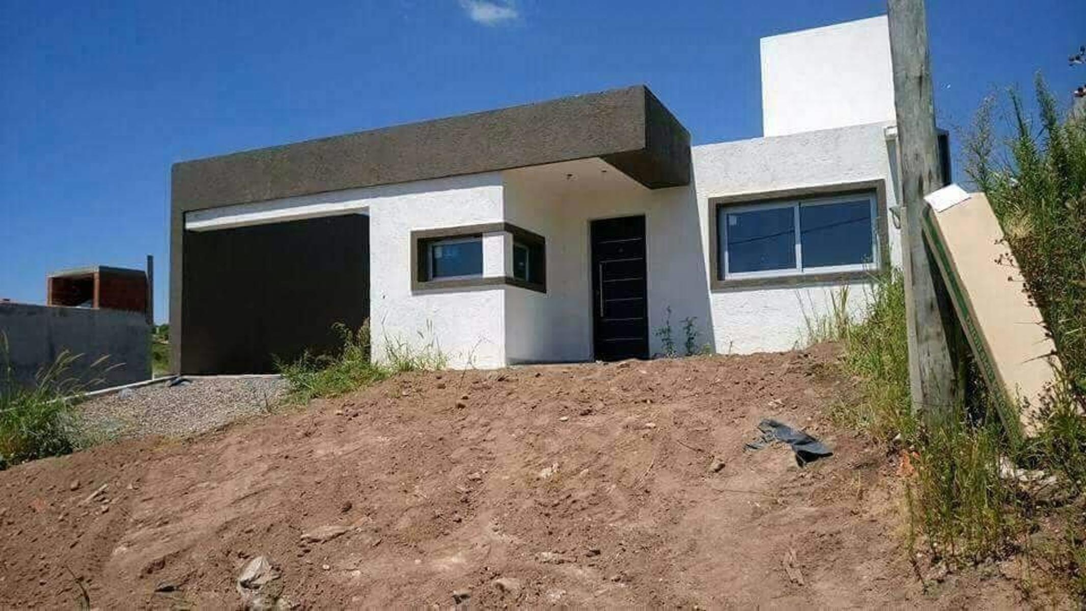 Queres estrenar moderna casa en Salsipuedes ,a pasos de Hiper-Cine-Dos dormitorios ,buena vista de la Naturaleza a 30 minutos de la ciudad de Cordoba...  U$$ 75000