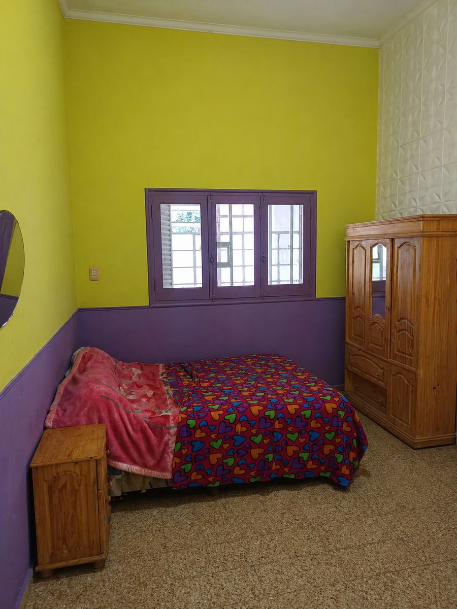 Casa muy amplia a 3 cuadras de Av. Freyre