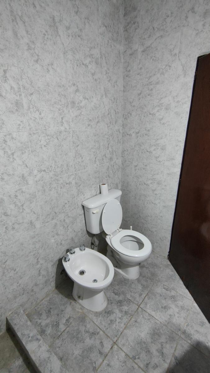 VENDO CASA C/ LOCAL Y TERRENO CONTIGUO (83-2584) NECOCHEA · Necochea — foto 11