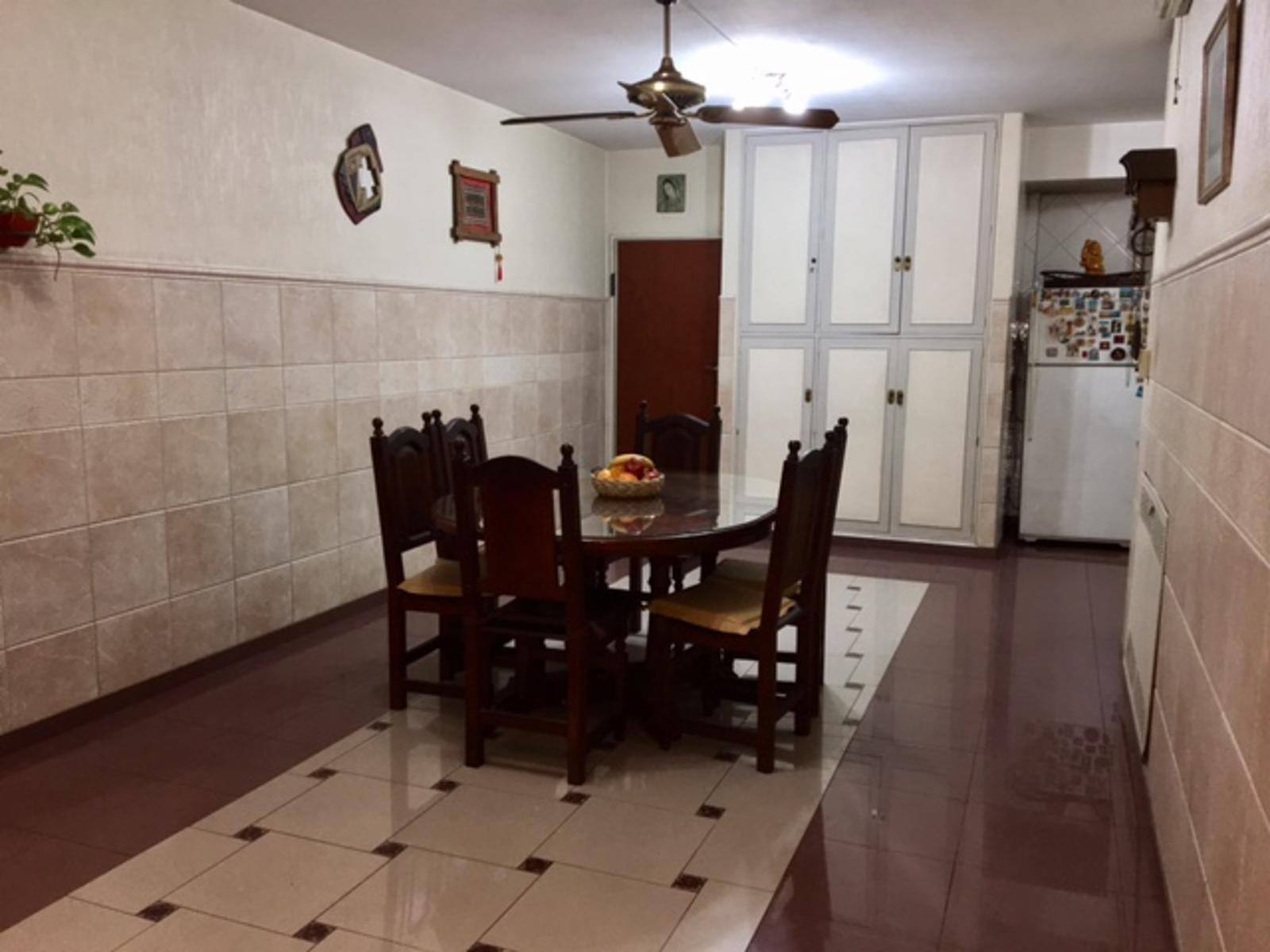 Av. Carabobo al 500 · Flores — foto 6