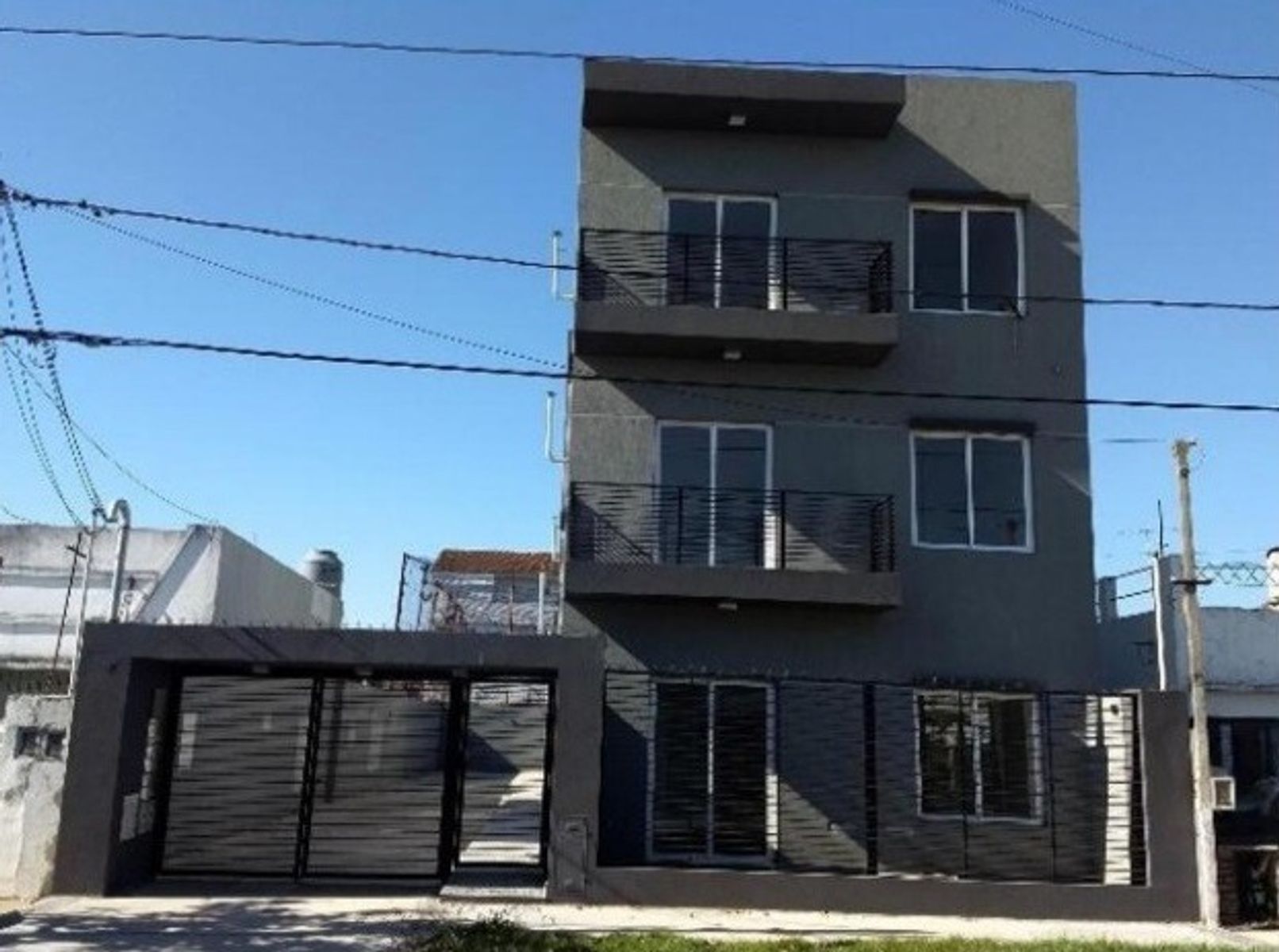 BLOCK EN VENTA DE 5 DEPARTAMENTOS DE 3 AMBIENTES + 3 COCHERAS - MERLO NORTE