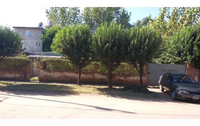 2 CASAS A REFACCIONAR EN LOTES DE 18 X 40. SAN MIGUEL 
IDEAL PARA INVERSORES.