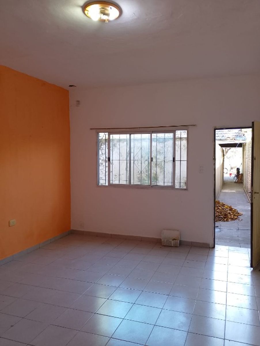 CASA PH DE 3 AMBIENTES EN ALQUILER - MORON SUR