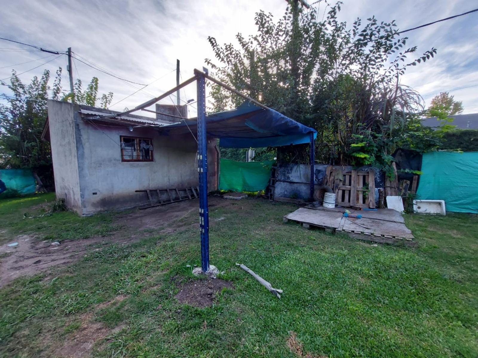 LOTE ESQ 200M2 CON VIVIENDA A RECICLAR