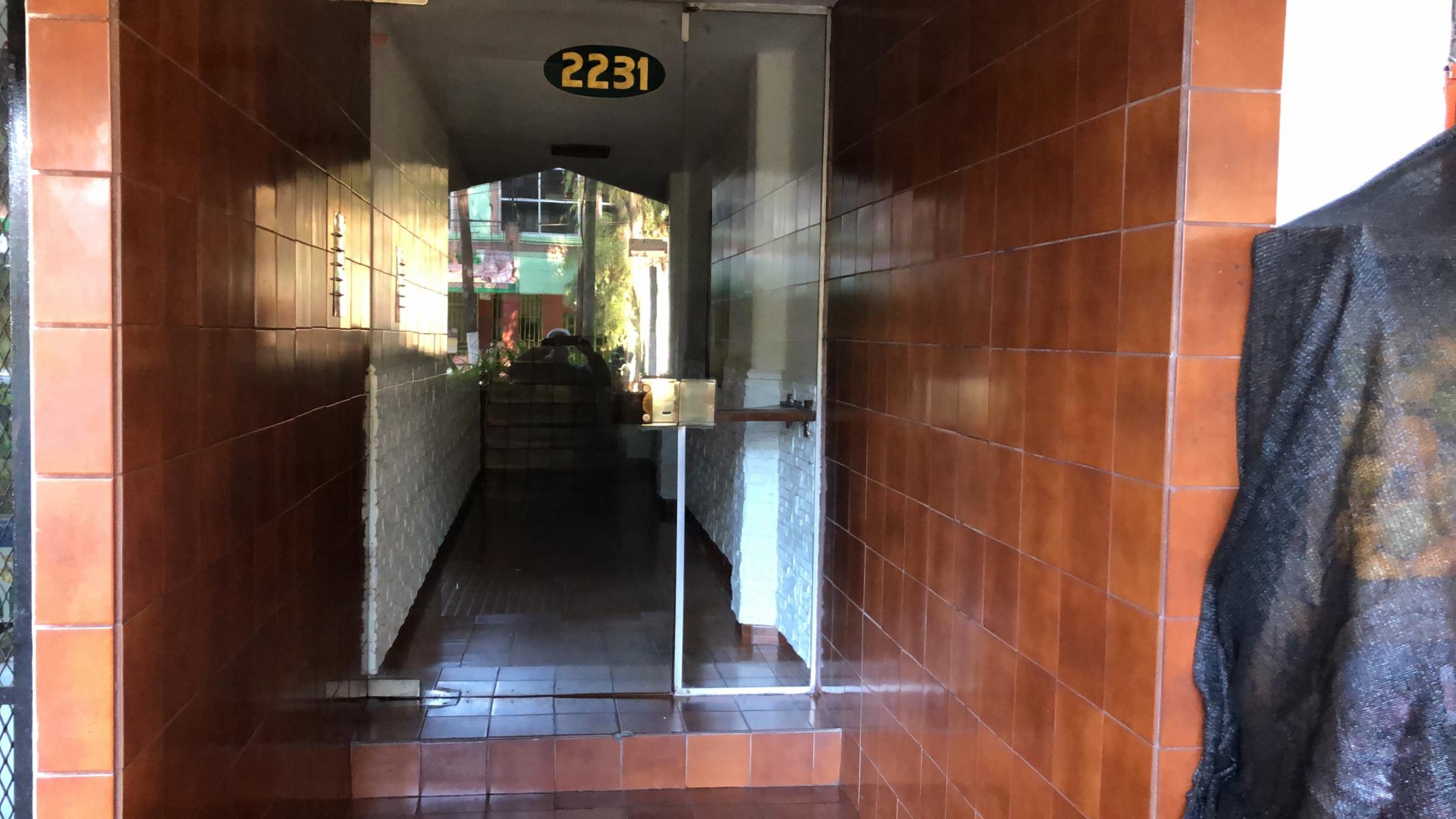 ALQUILER DE DEPTO 2 Y MEDIO AMBIENTES EN CIUDAD JARDIN