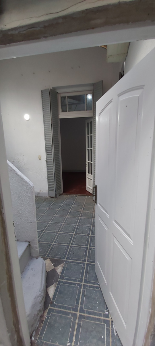 RIVADAVIA 8036 · Floresta — foto 3