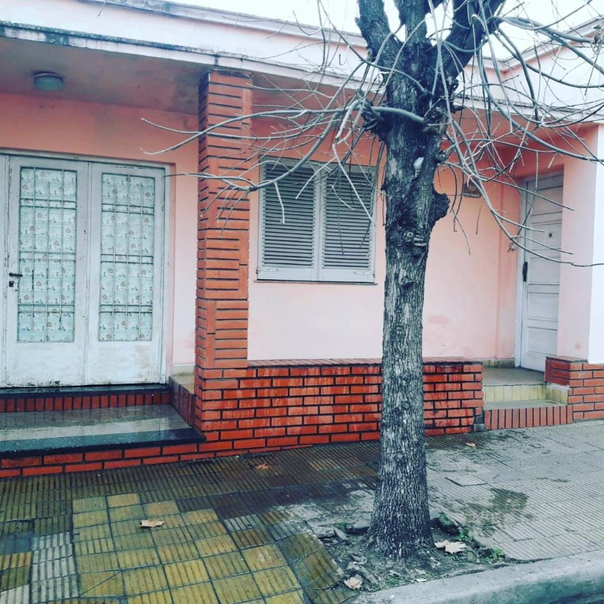 Donato Alvarez y Balbin · Morón — foto 3