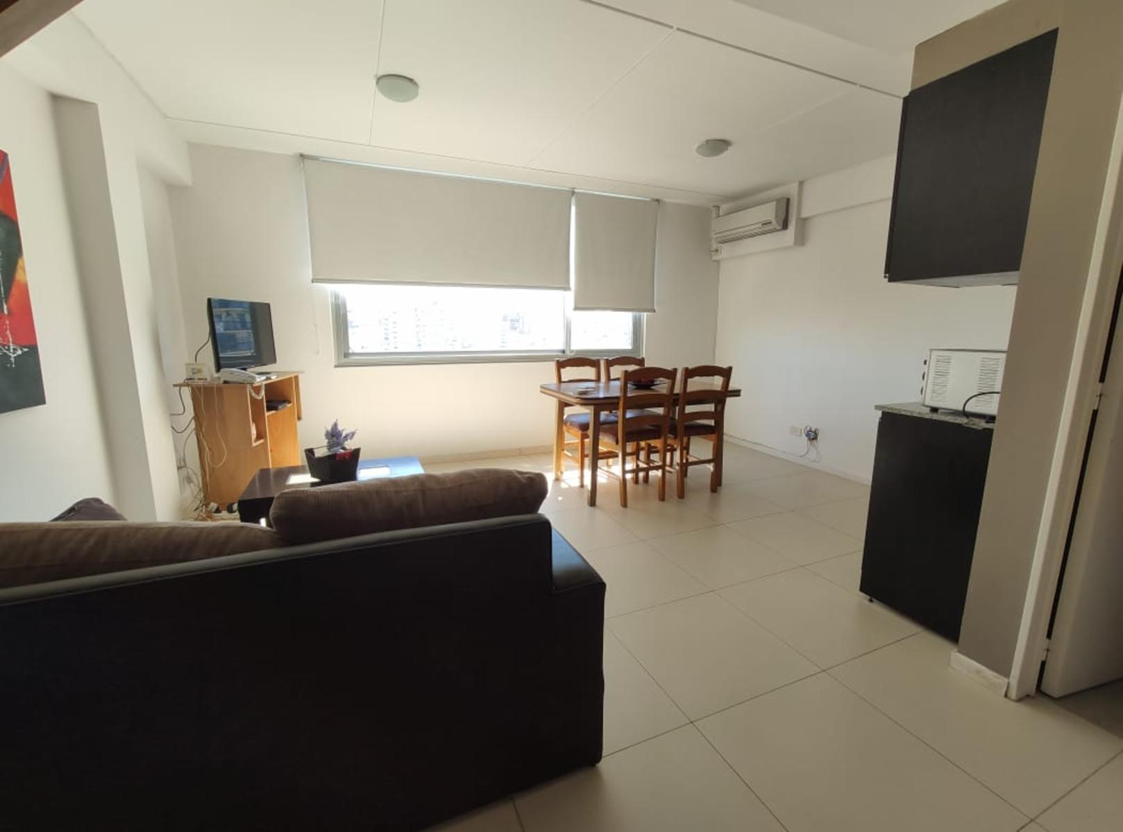 Departamento frente al Hospital. 3 amb en duplex