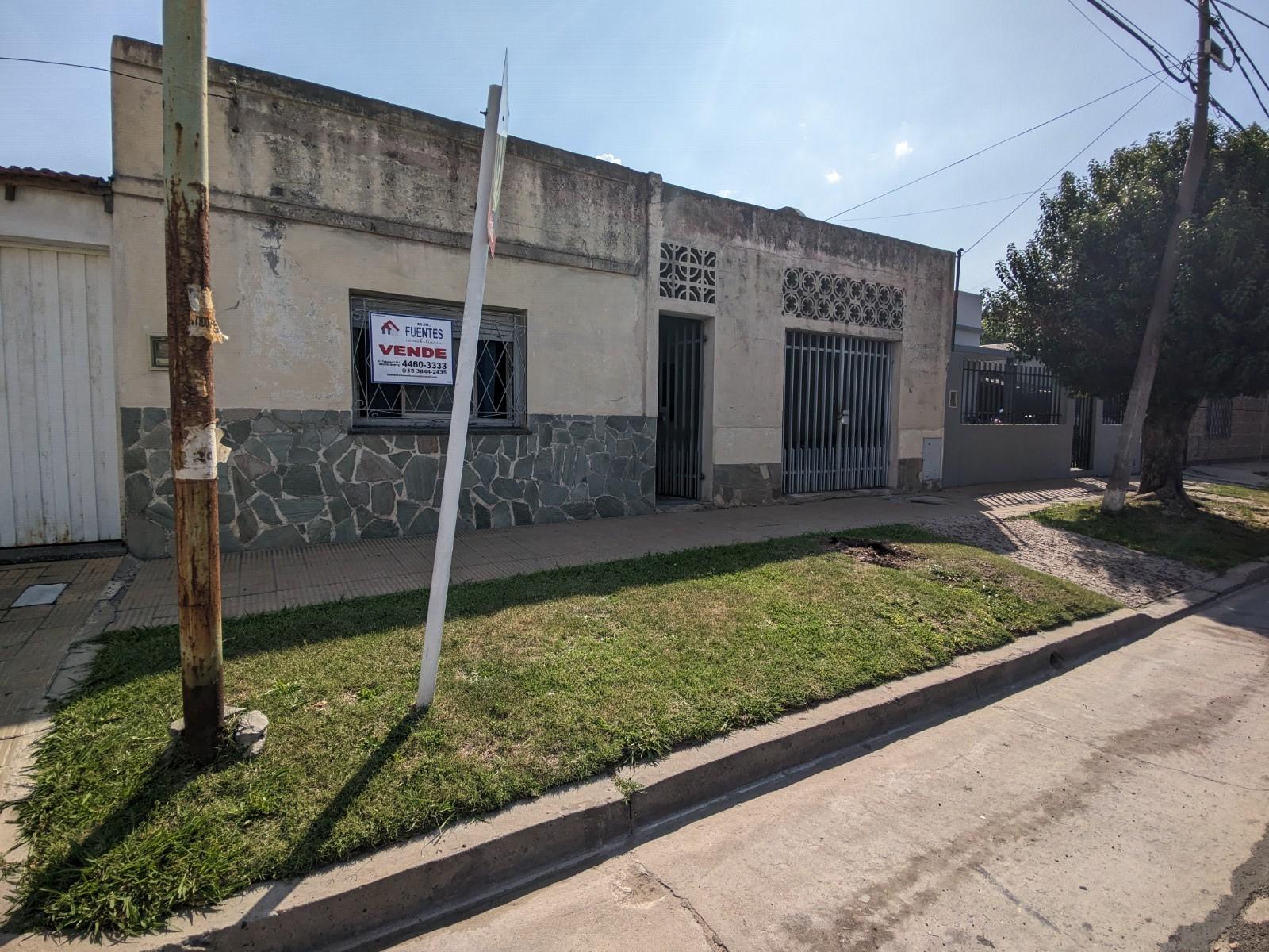 Leones 1059 · Morón — foto 8