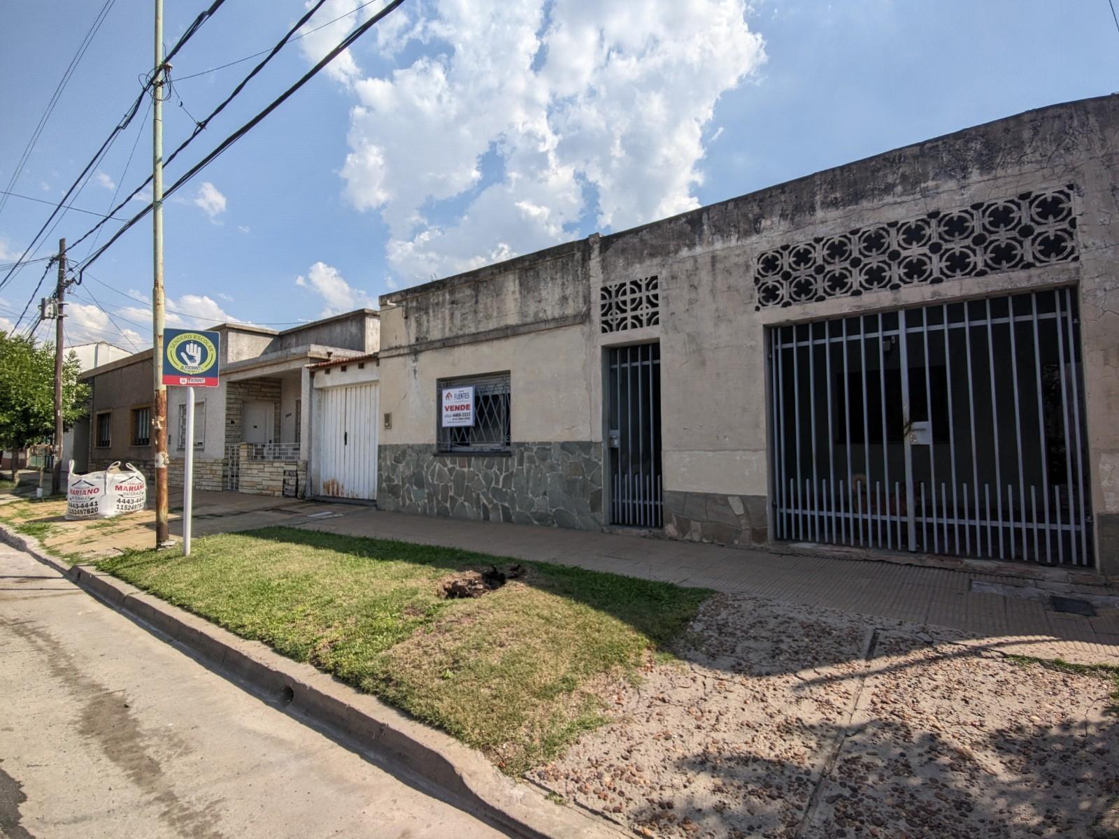 Leones 1059 · Morón — foto 9