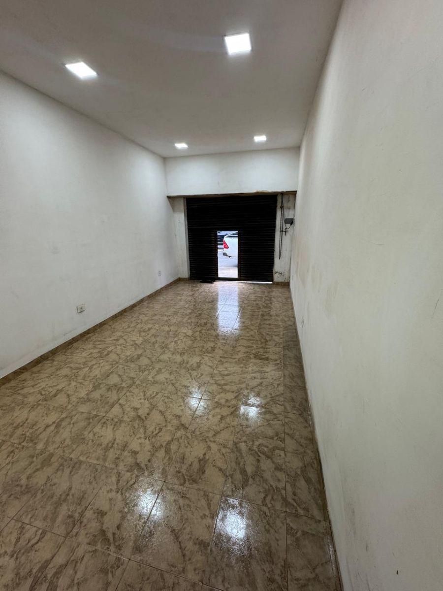 Av. Santa Fe 1300 · Lomas De Zamora — foto 10