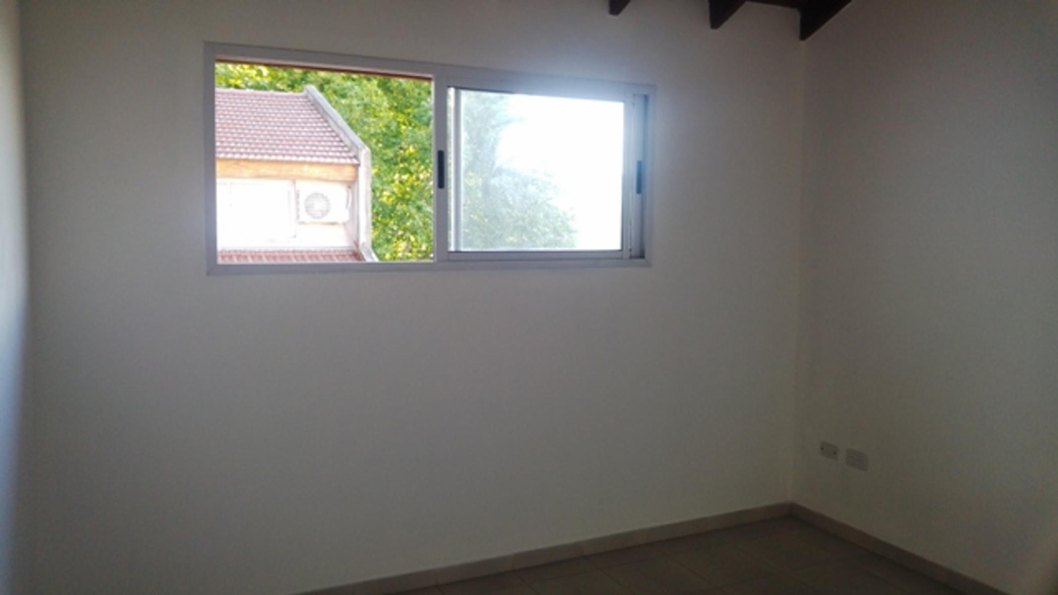 Larroche 300 · Morón — foto 14