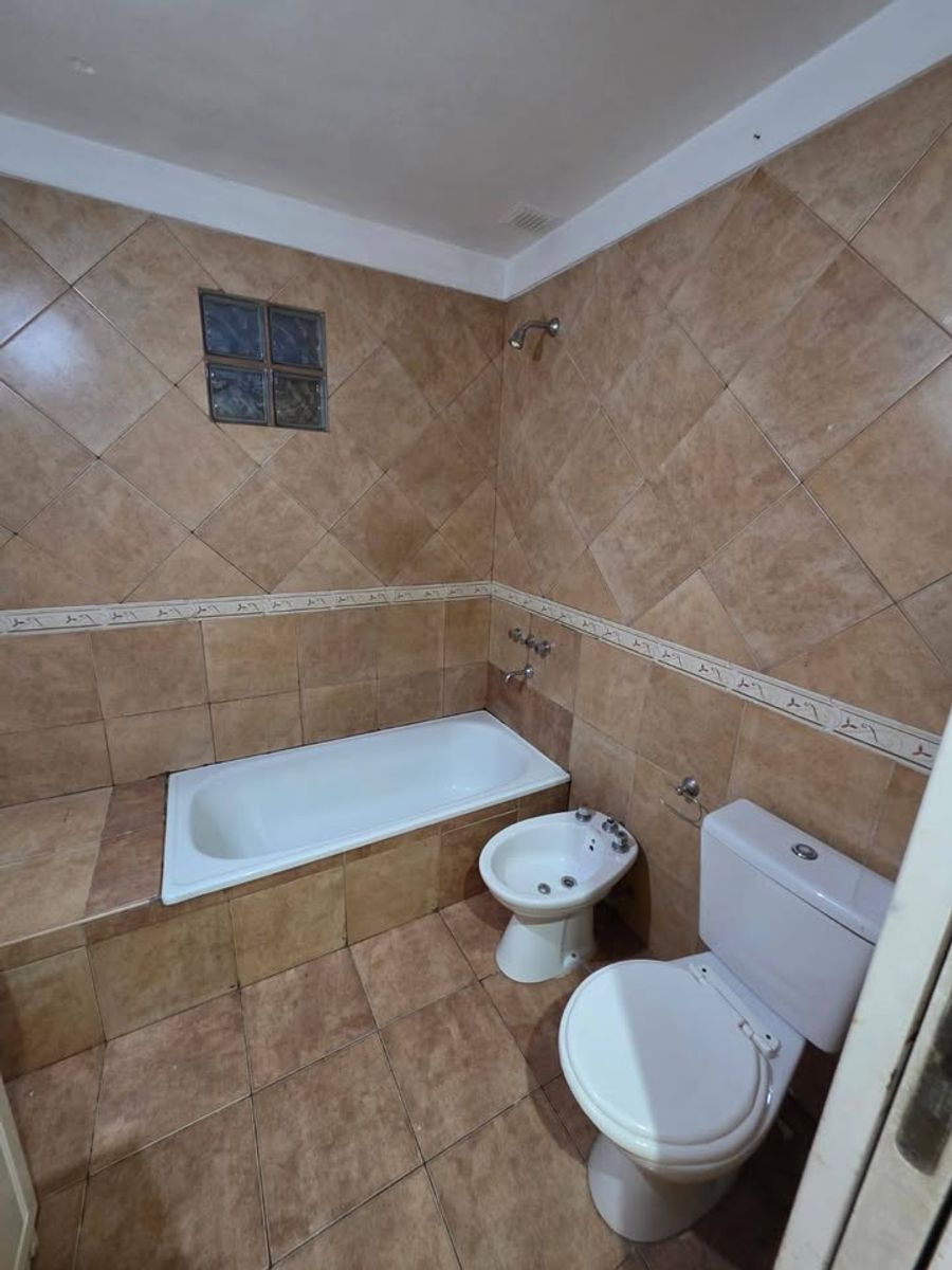 Sucre 300 · Morón — foto 13