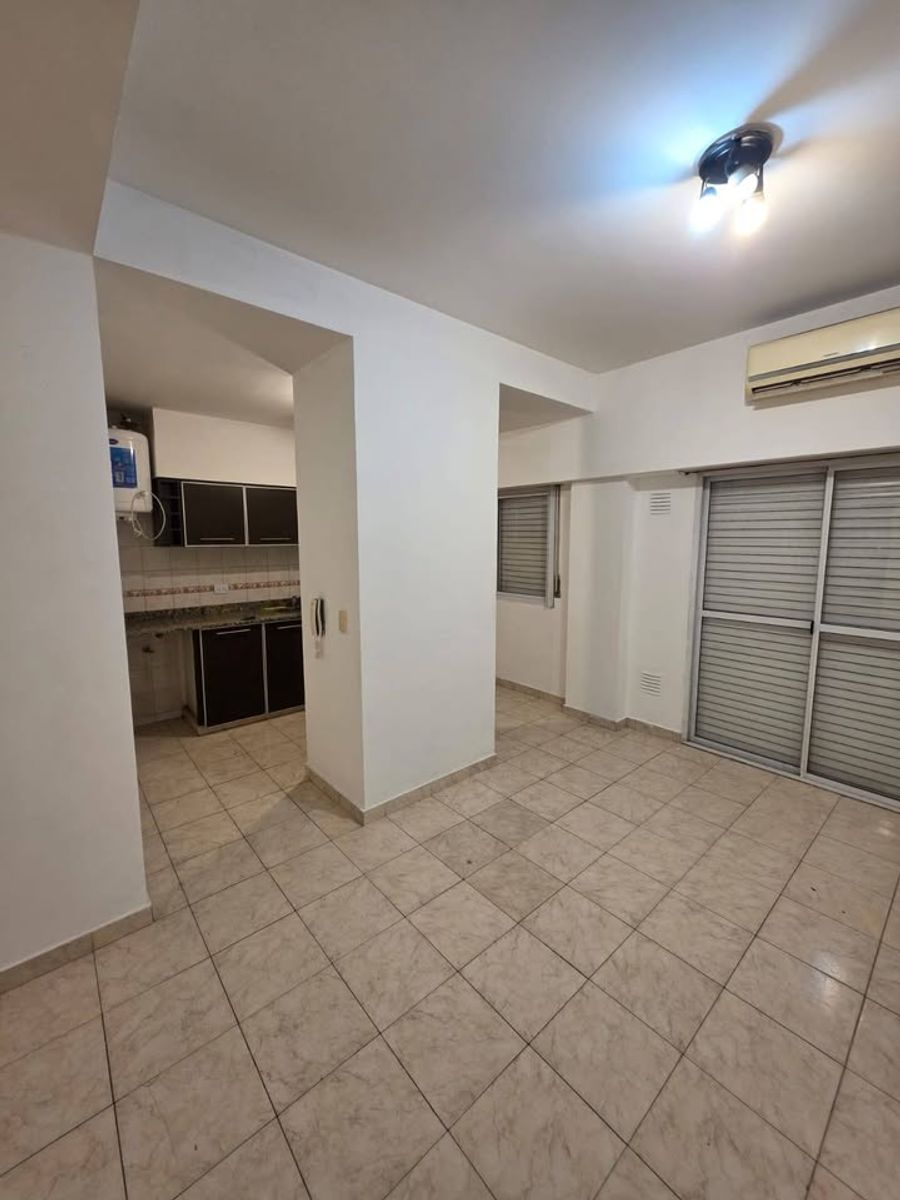Sucre 300 · Morón — foto 4