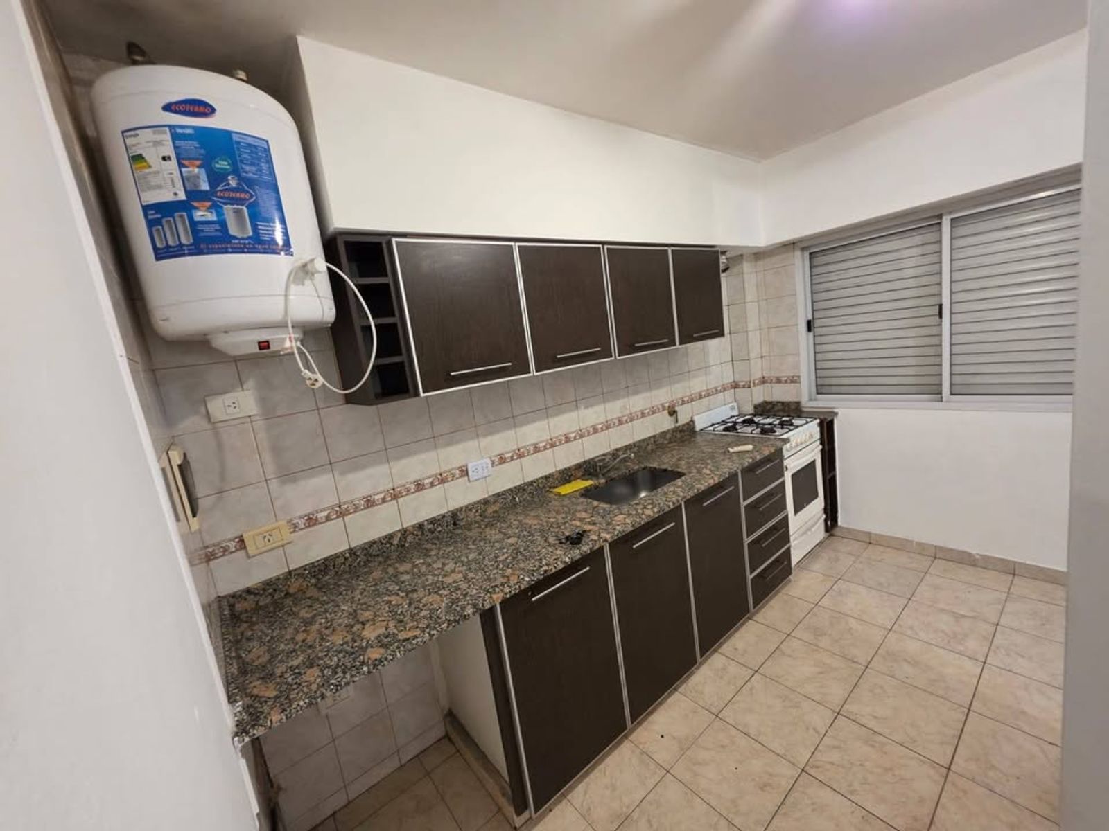 Sucre 300 · Morón — foto 5