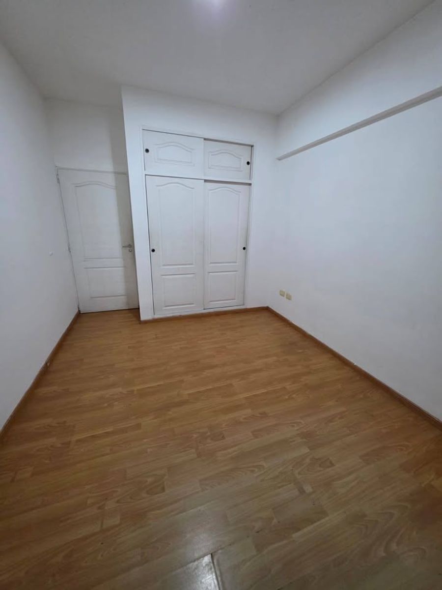 Sucre 300 · Morón — foto 9