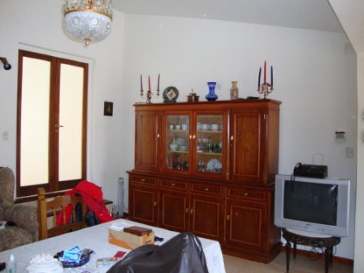 MUY BUENA CASA EN CARLOS PAZ, CON PILETA, BARRIO VILLA SUIZA

