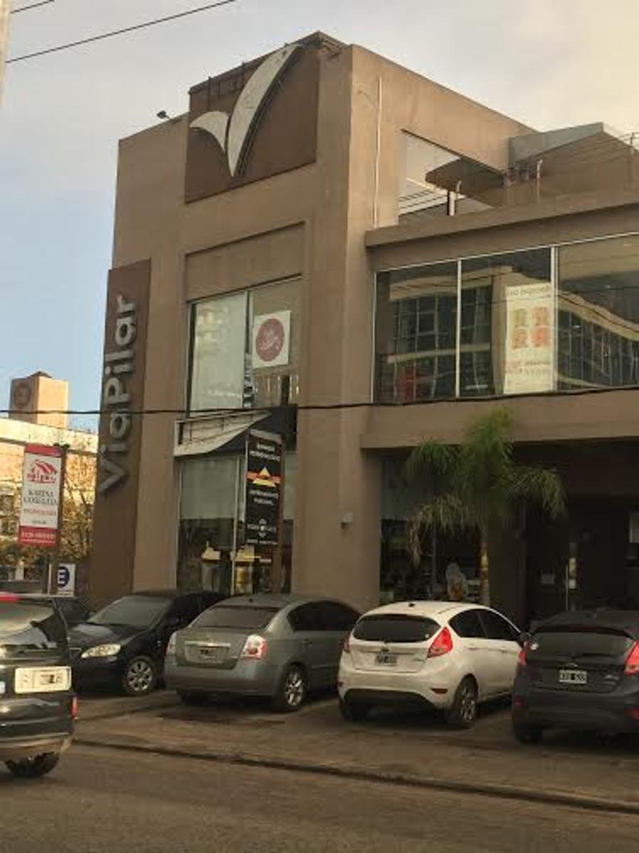 EXCELENTE LOCAL EN VENTA EN PASEO COMERCIAL VÍA PILAR, PLANTA ALTA