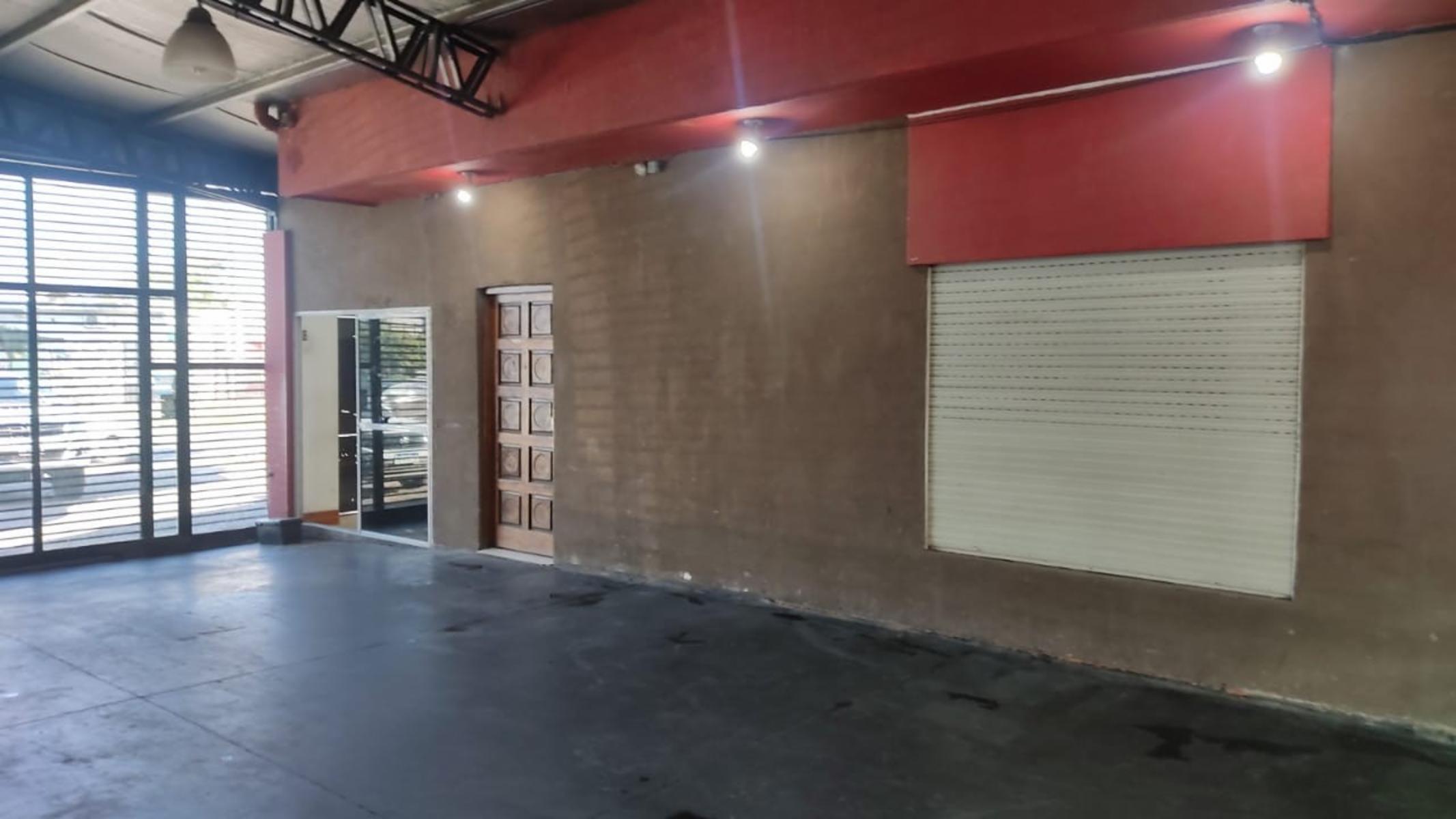 Hipólito Yrigoyen 18107 · Almirante Brown — foto 3