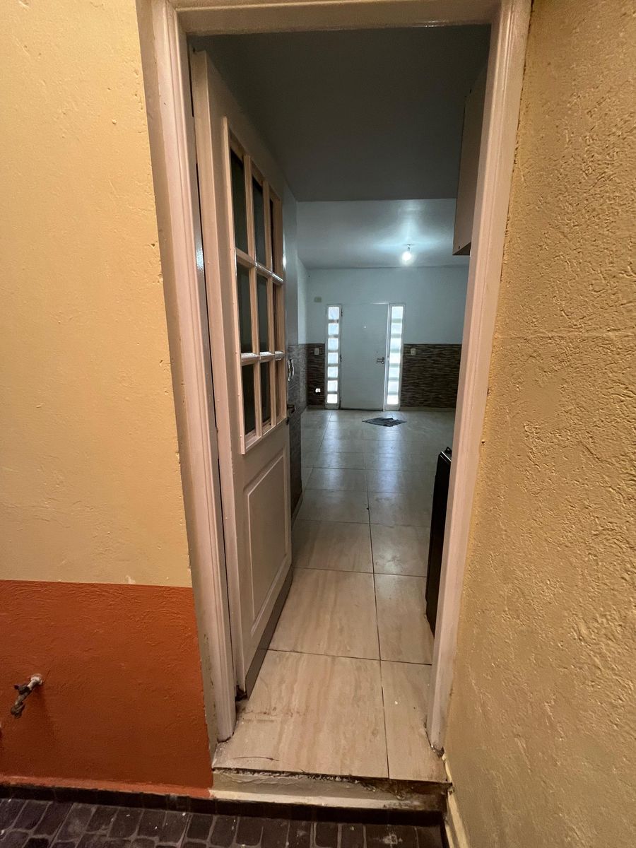LISANDRO LA TORRE 400 · La Matanza — foto 10