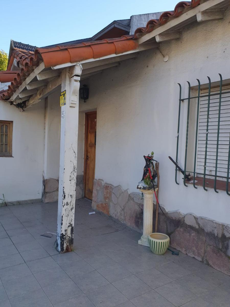 VENTA casa a demoler IDEAL INVERSOR sobre lote de 10 x 45,70 m. Quilmes Oeste