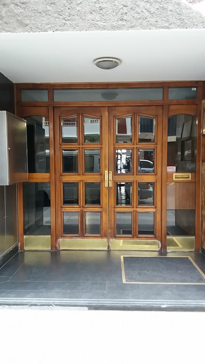 Excelente semipiso de 2 dormitorios con cochera