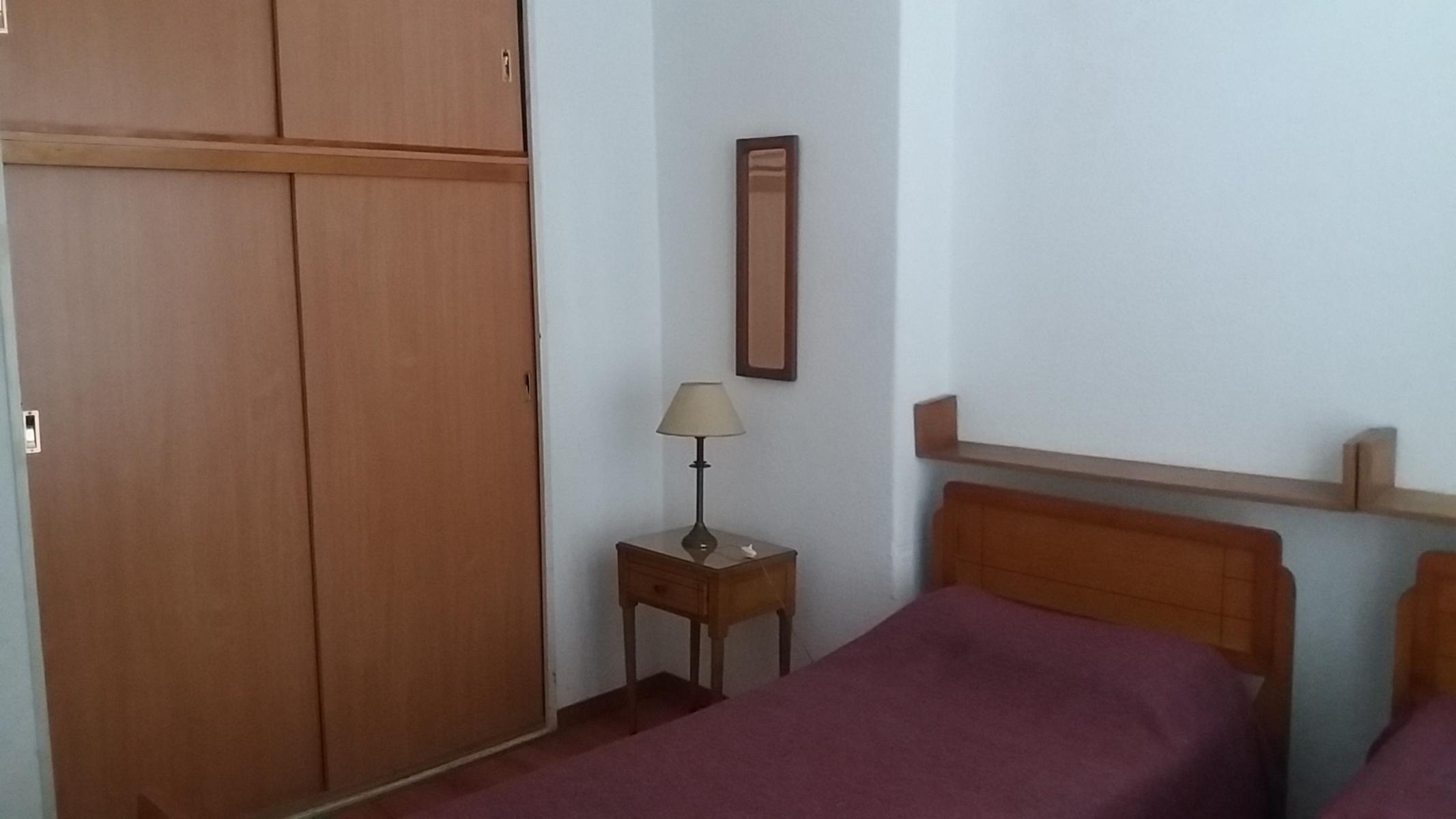 Excelente semipiso  equipado,  2 dormitorios con cochera y dependencia en calle Tucumán  a 1/2 cuadra de Avda. Colón.- · General Pueyrredon — foto 12