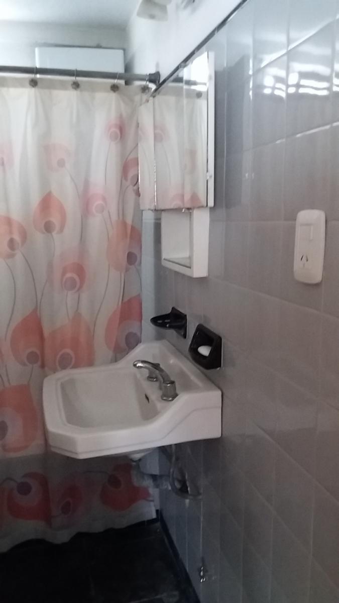 Excelente semipiso  equipado,  2 dormitorios con cochera y dependencia en calle Tucumán  a 1/2 cuadra de Avda. Colón.- · General Pueyrredon — foto 13