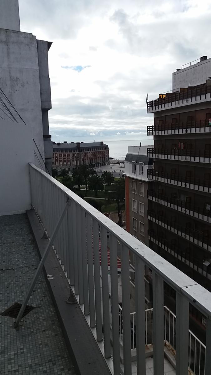 Excelente semipiso  equipado,  2 dormitorios con cochera y dependencia en calle Tucumán  a 1/2 cuadra de Avda. Colón.- · General Pueyrredon — foto 18
