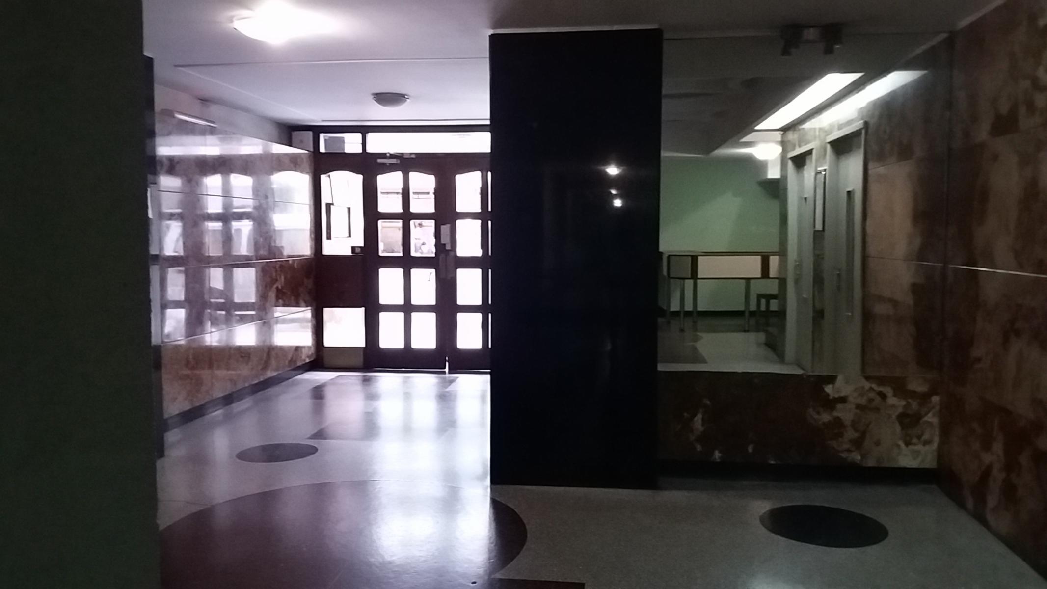 Excelente semipiso  equipado,  2 dormitorios con cochera y dependencia en calle Tucumán  a 1/2 cuadra de Avda. Colón.- · General Pueyrredon — foto 3
