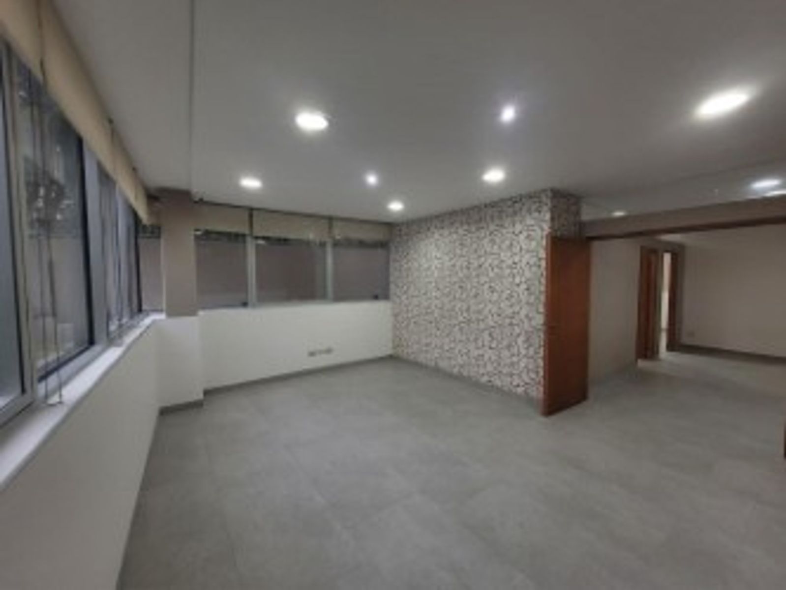ALQUILER - OFICIINA COMERCIAL PARQUE LELOIR
