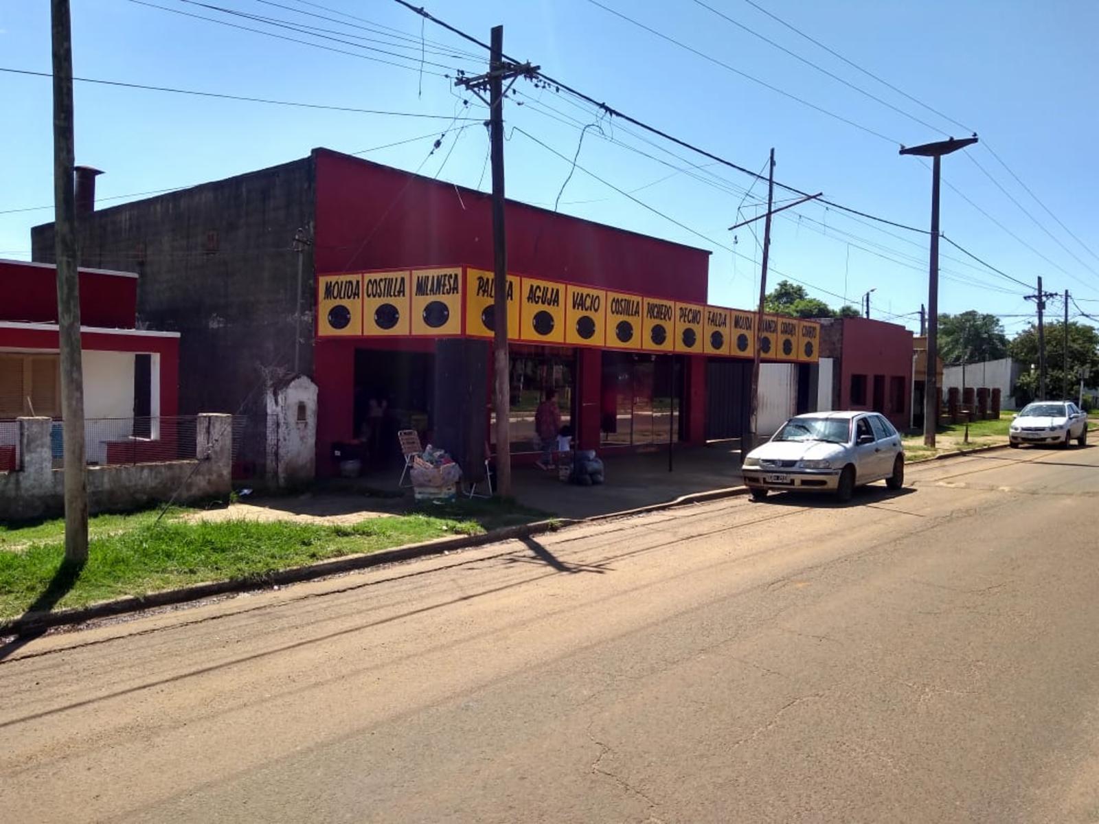EXCELENTE PROPIEDAD LOCAL COMERCIAL AMPLIO CON VIVIENDA DE TRES AMBIENTES PATIO Y ENTRADA DE AUTO