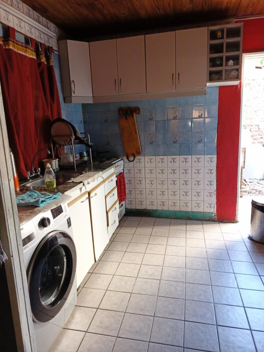 3 de febrero DE FEBRERO 4000 · Lanús — foto 5