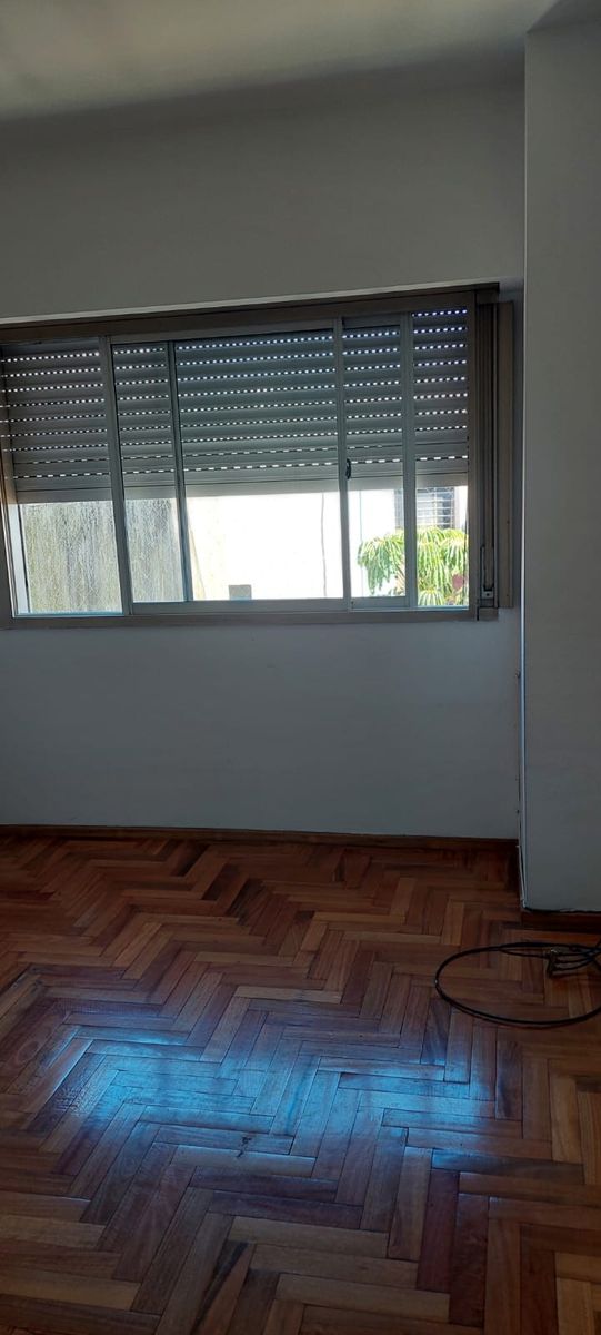 AV DIRECTORIO 2200 · Flores — foto 4