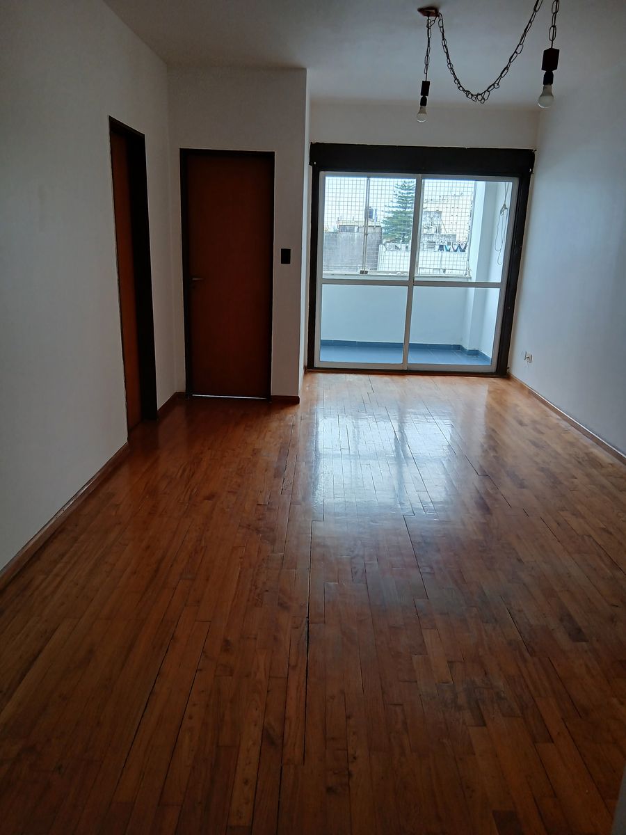 AV AVELLANEDA 3700 · Floresta — foto 3