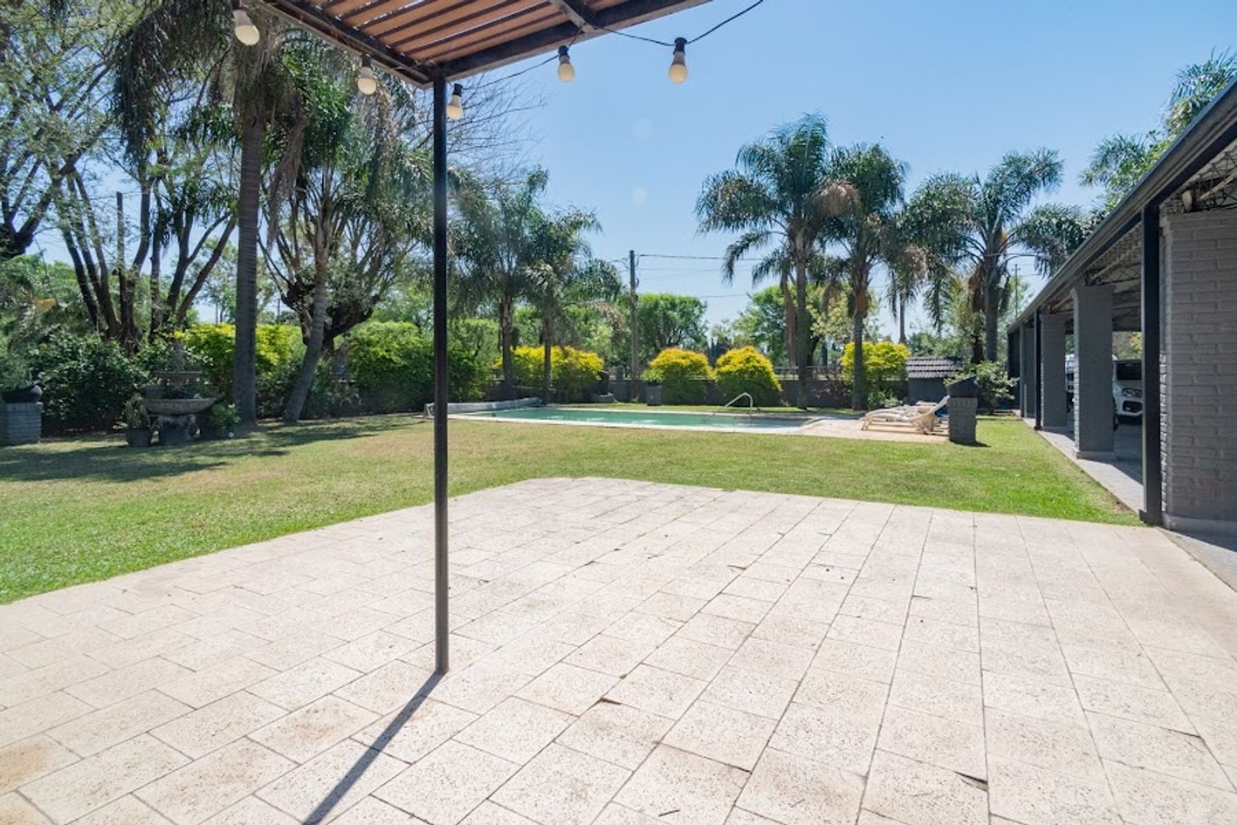 CASA DE 3 DORMITORIOS EN LA MEJOR ZONA DE LOS MOLINOS