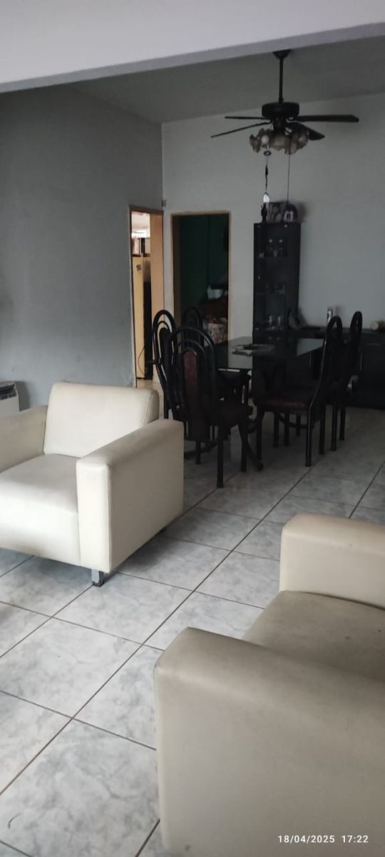 LISZT 1285 · Hurlingham — foto 3