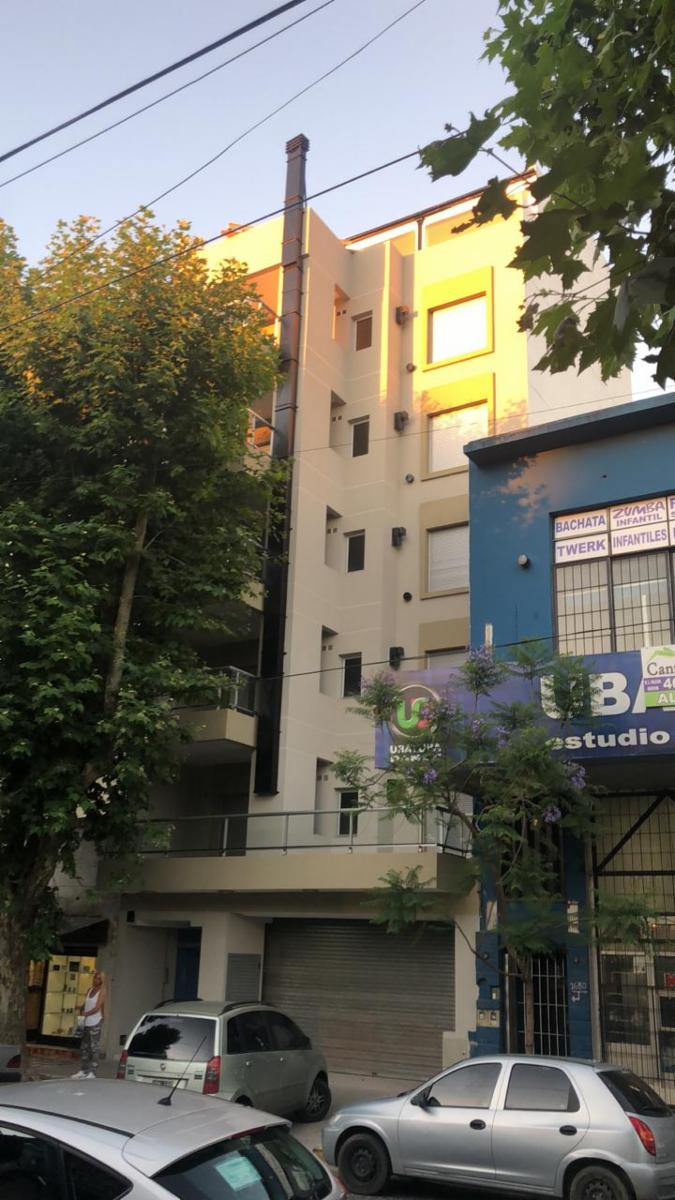 MARTINIANO LEGUIZAMON  1600 · Liniers — foto 10