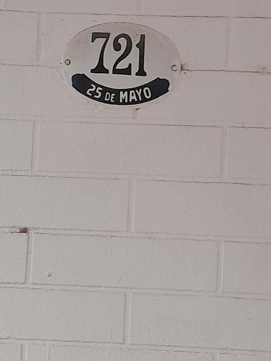 25 de Mayo 721 y esquina Dr. Molina. · Avellaneda — foto 4