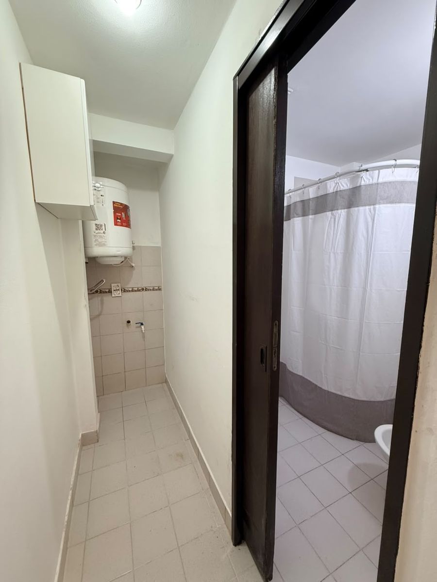 VICTOR MAYOR BERGAMI 2697 · Hurlingham — foto 12