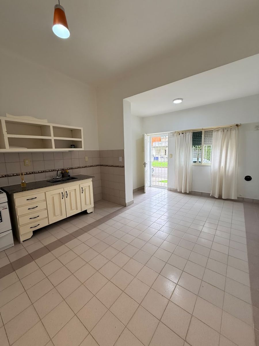 VICTOR MAYOR BERGAMI 2697 · Hurlingham — foto 5