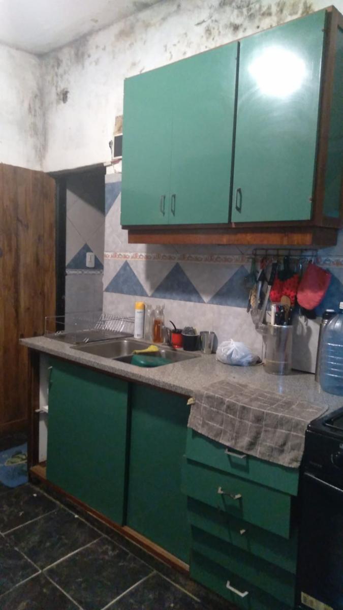 REGIA PROPIEDAD MULTIFAMILIAR con AMPLIO FONDO LIBRE en BILLINGHURTS   130 Mts2 Cub s/ LOTE 392 Mts2