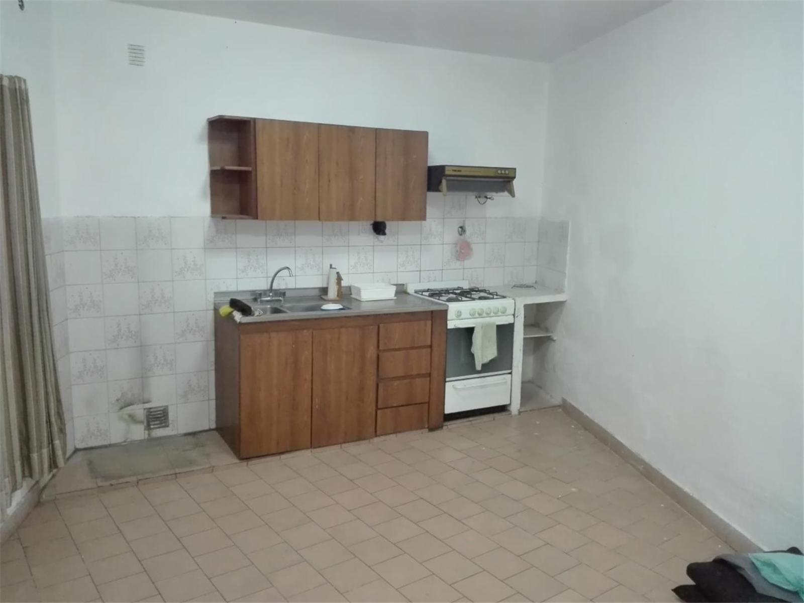 Barbaro Vende vivienda multifamiliar con local  en San Martin se escuchan ofertas